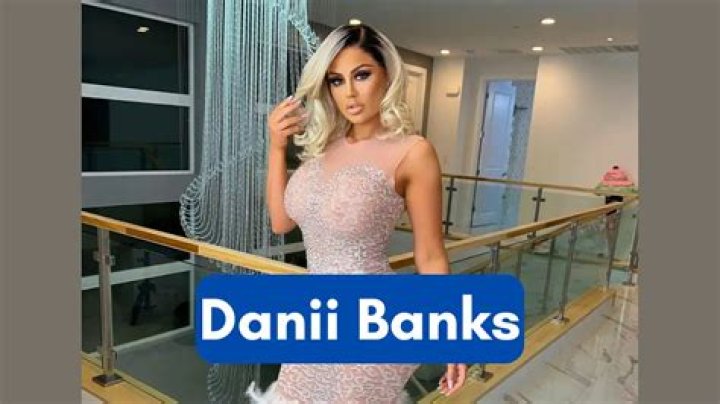 Danii Banks Flash Video NFL Stadium Twitter