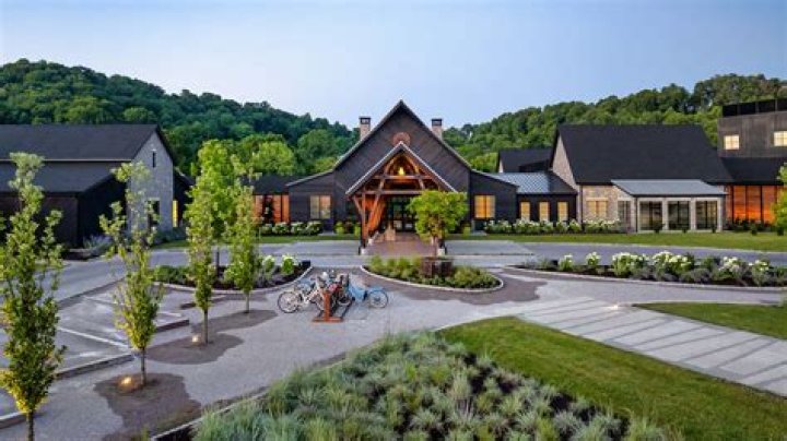 How To Write A Meaningful Obituary For Wade Benz In Franklin, Tennessee