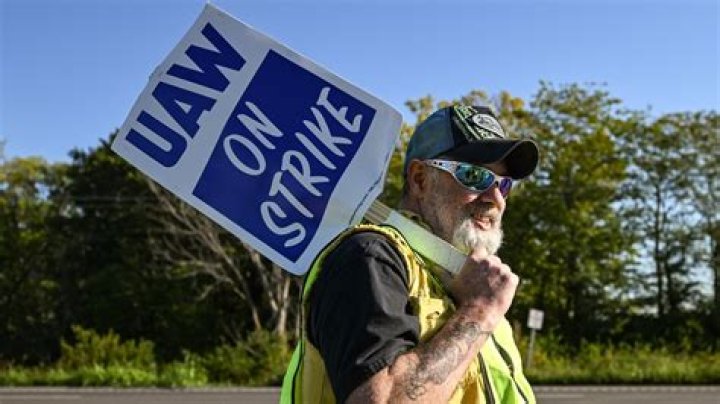 UAW reaches tentative deal with Chrysler parent Stellantis to end 6-week strike ·